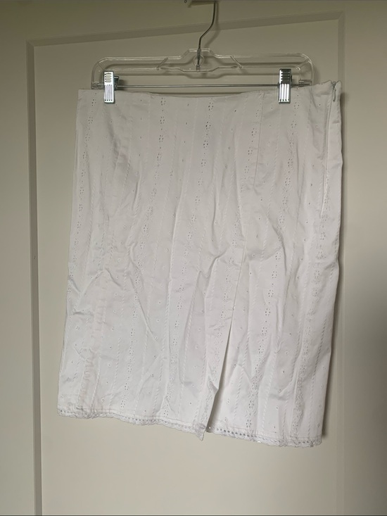 Report Collection Dresses & Skirts - Sport Collection White Cotton Eyelet Pencil Skirt with slit